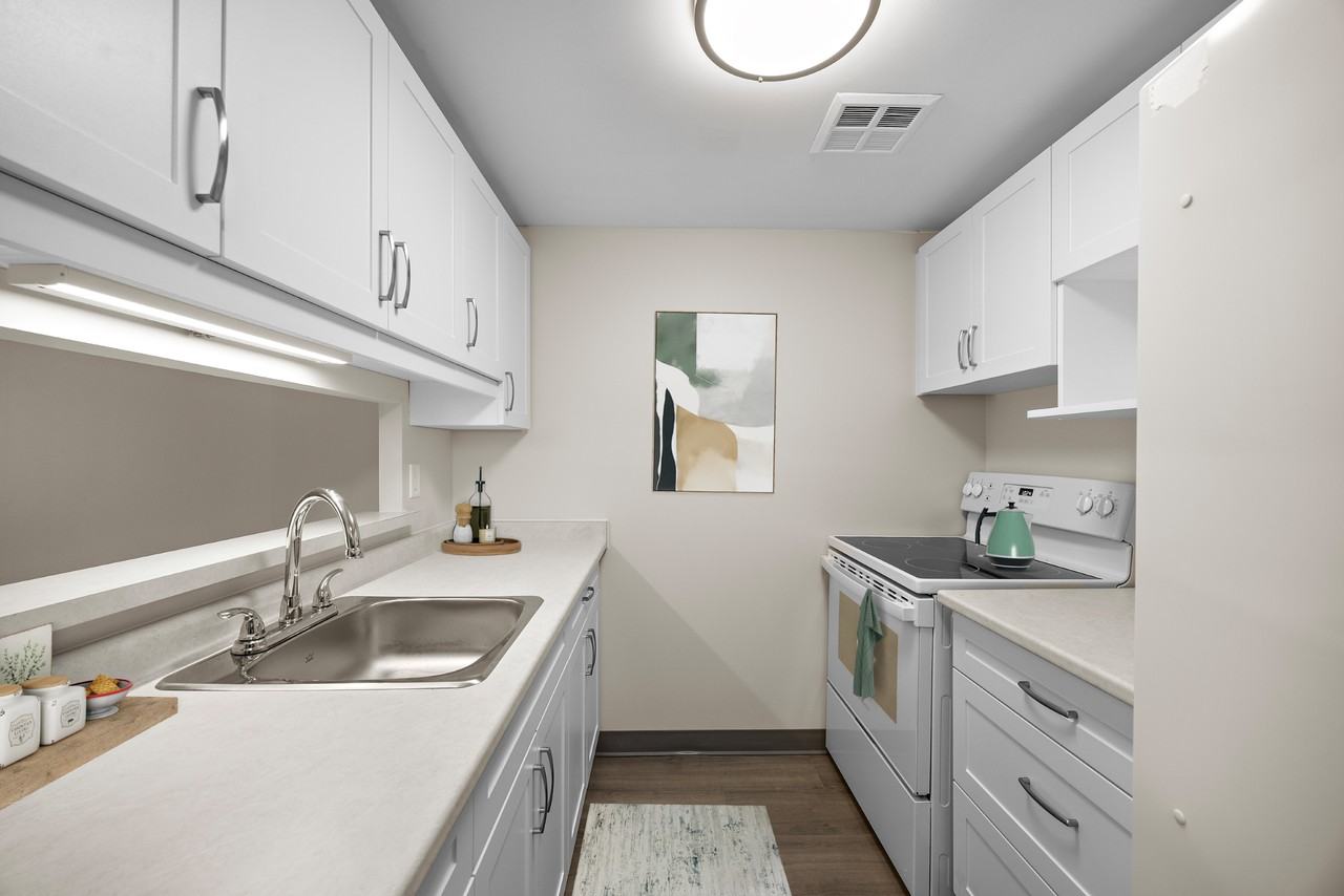 405 Park Road North - Photo 5 of 13