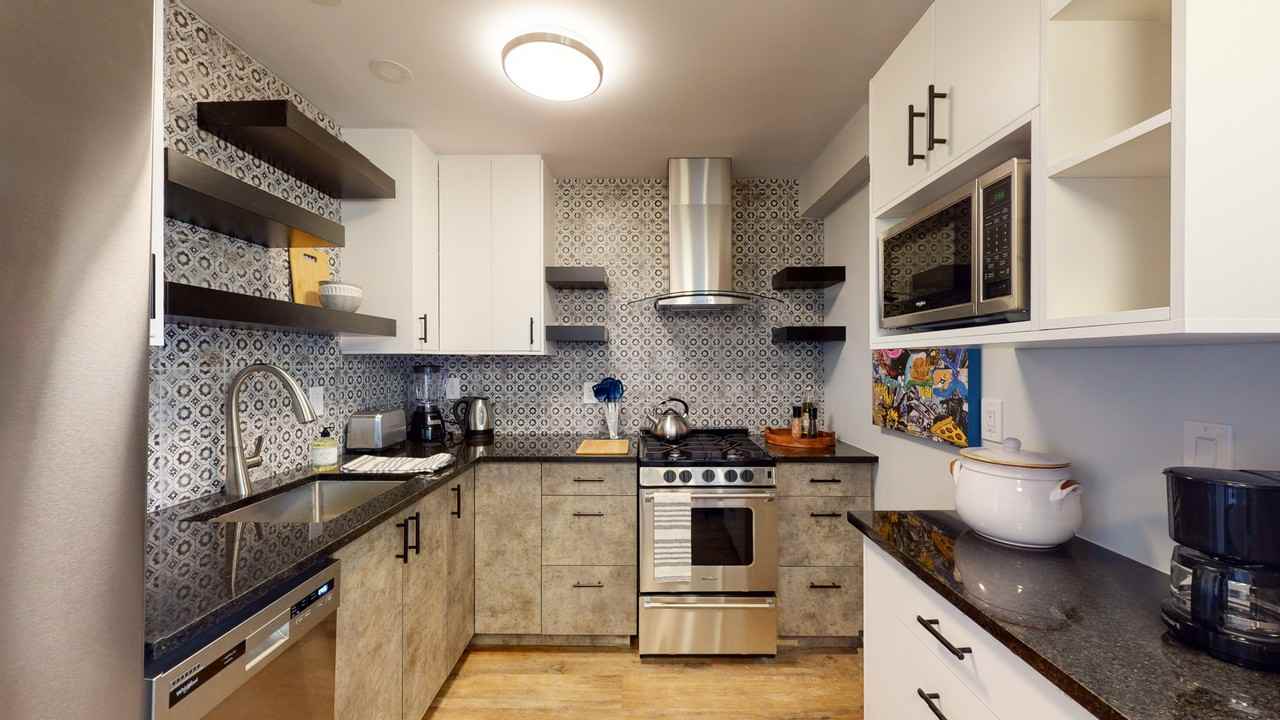 238 Carruthers Avenue - Photo 2 of 10
