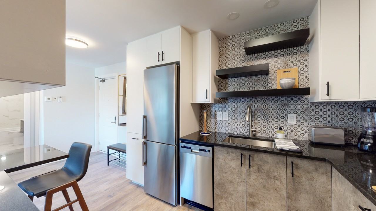 238 Carruthers Avenue - Photo 3 of 10