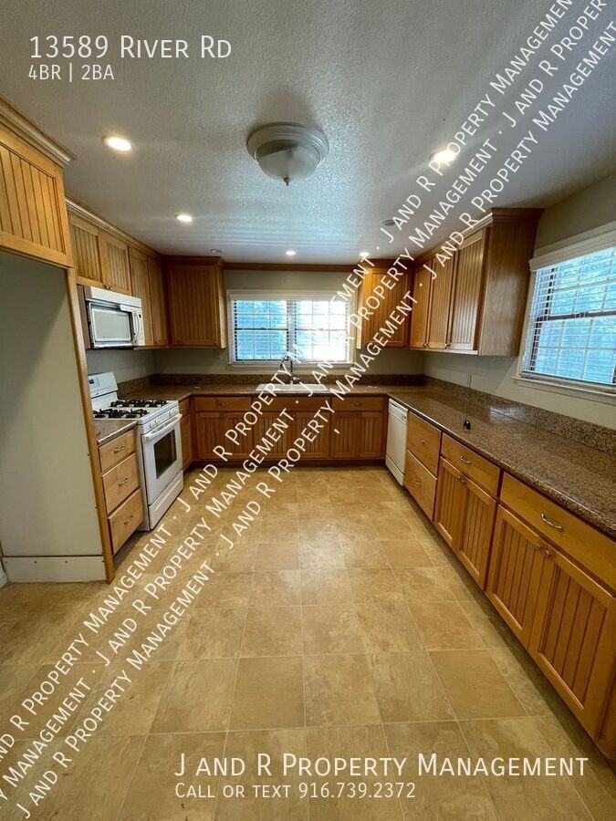 13589 River Rd - Photo 6 of 16