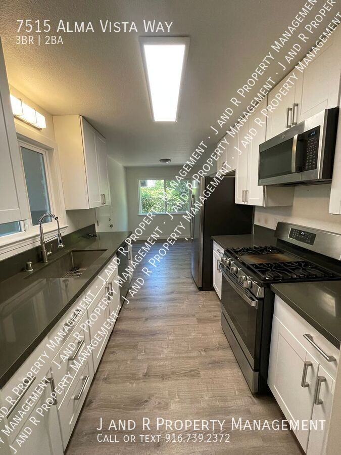 7515 Alma Vista Way - Photo 4 of 14