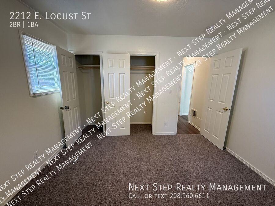 2212 E Locust St - Photo 7 of 14