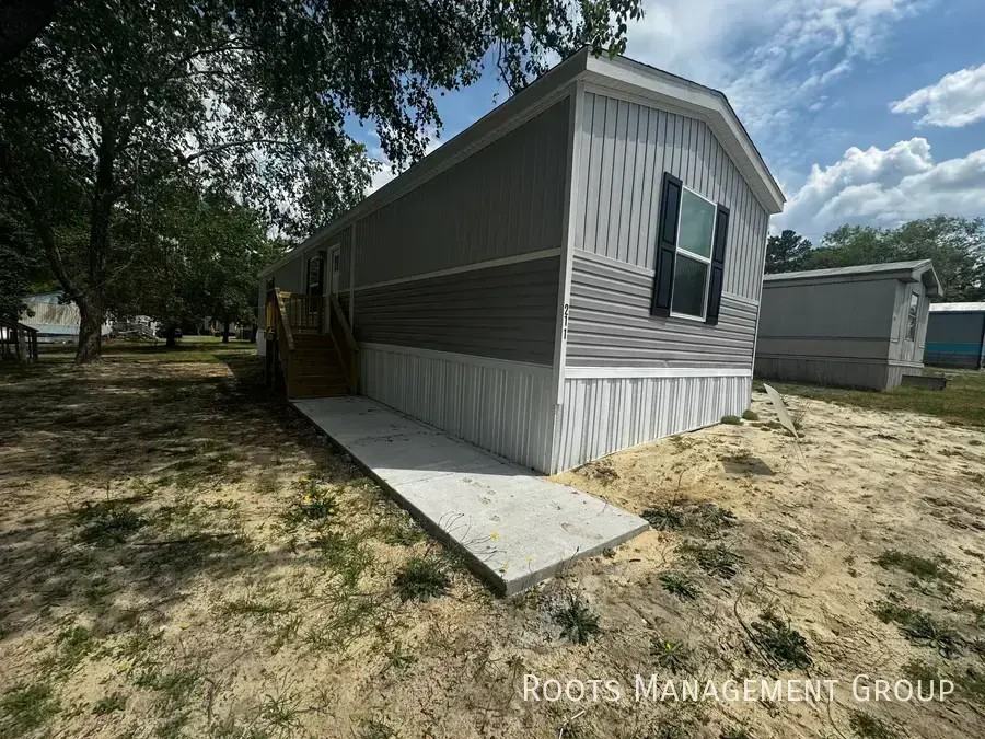 211 Connie Ct #211C - Photo 2 of 6