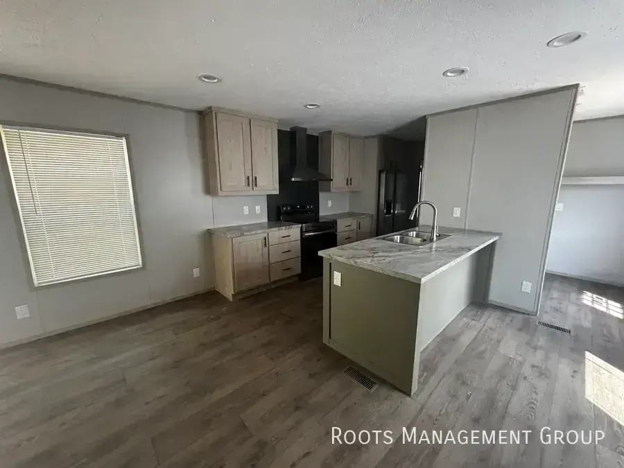 211 Connie Ct #211C - Photo 3 of 6