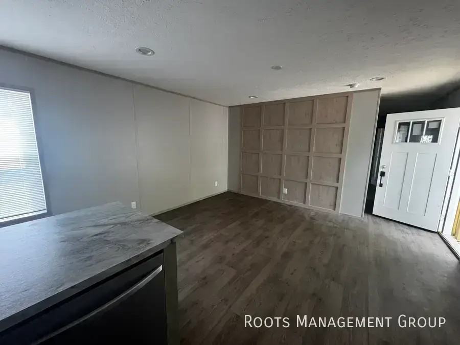 211 Connie Ct #211C - Photo 4 of 6
