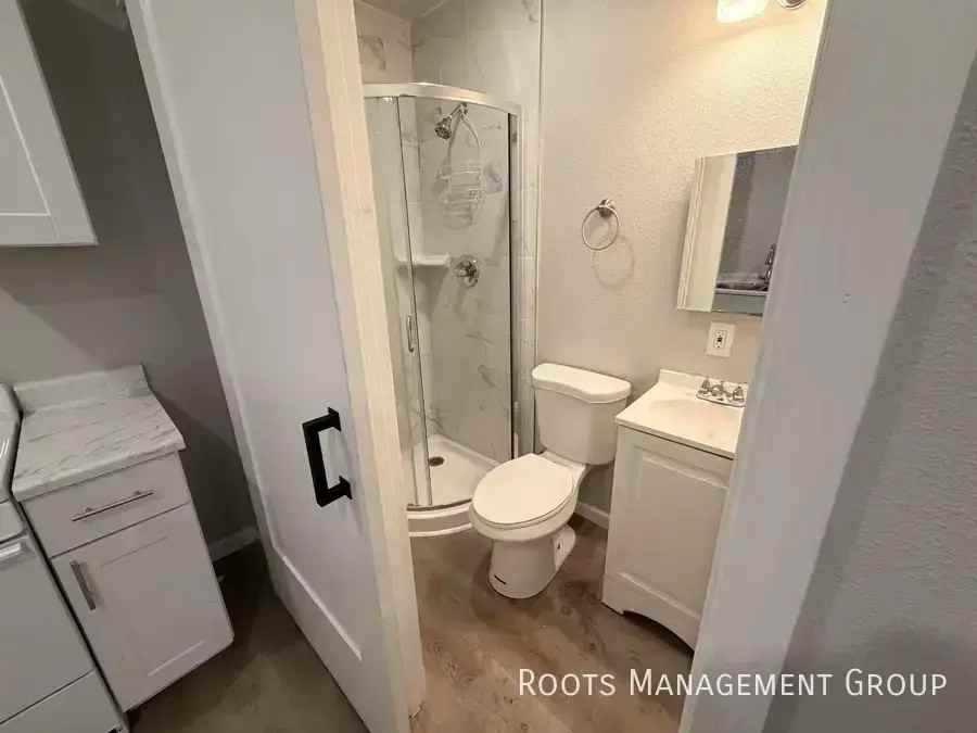 1608 E Main St #2 - Photo 4 of 8