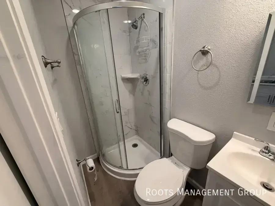 1608 E Main St #2 - Photo 5 of 8