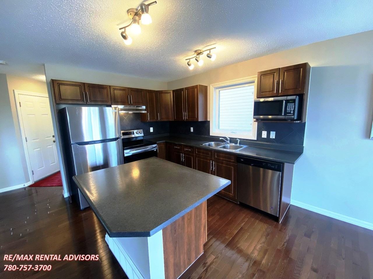 5148 1a Ave Sw - Photo 3 of 27