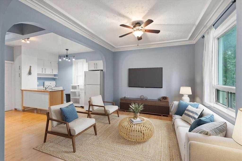 694 Valour Rd - Photo 7 of 22