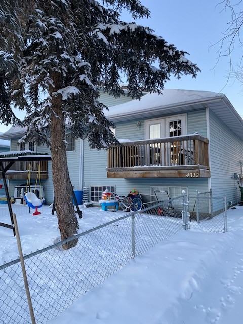 4712 54 Ave - Photo 2 of 15