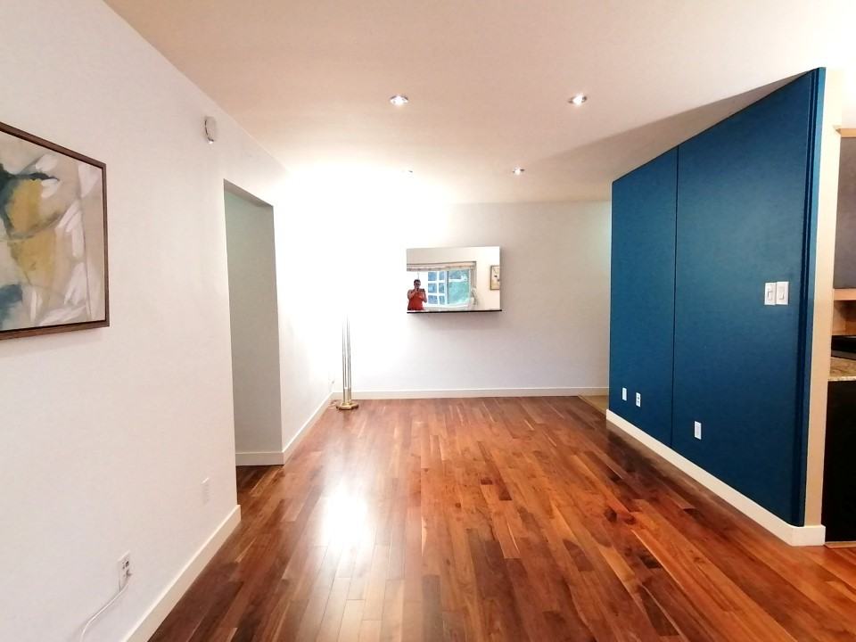 565 Corydon Ave - Photo 3 of 18