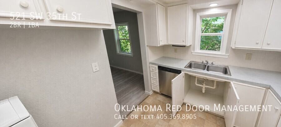 521 Sw 35th St - Photo 3 of 13