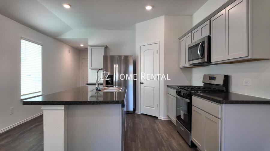 6115 Grove Of Pines St - Photo 3 of 21
