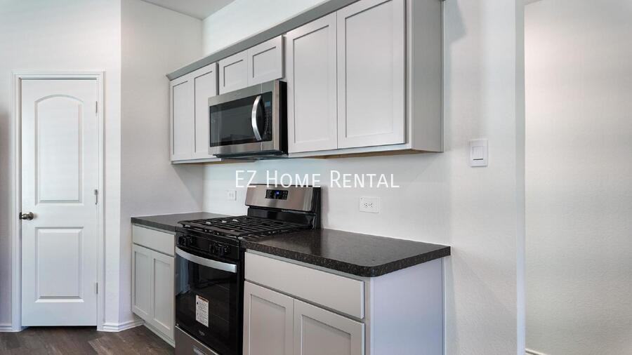 6115 Grove Of Pines St - Photo 4 of 21