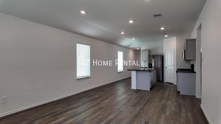 6115 Grove Of Pines St - Photo 7 of 21