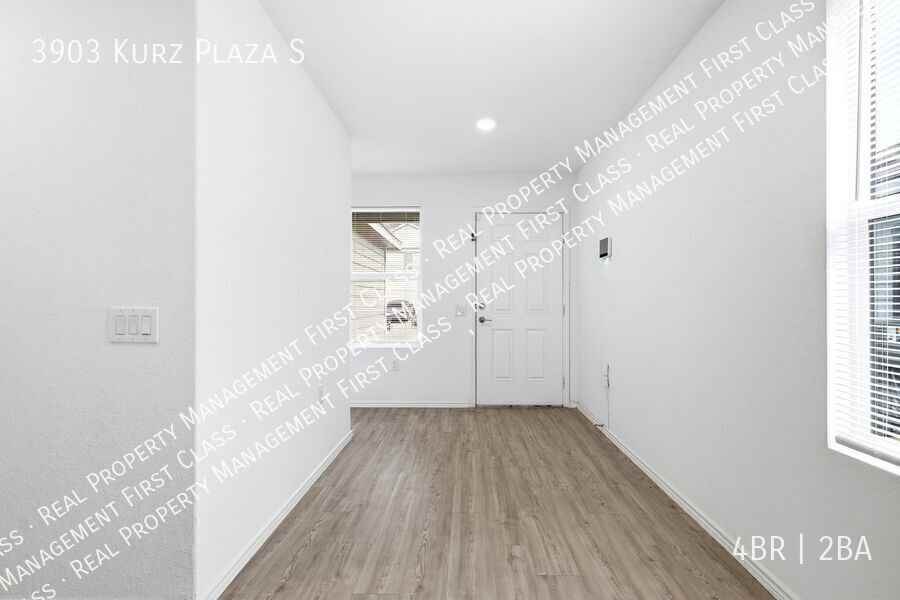 3903 Kurz Plz S - Photo 4 of 31