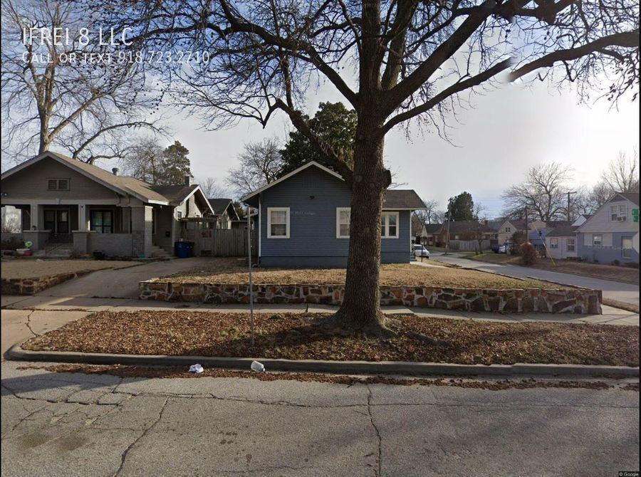 2204 E 14th St - Photo 4 of 4