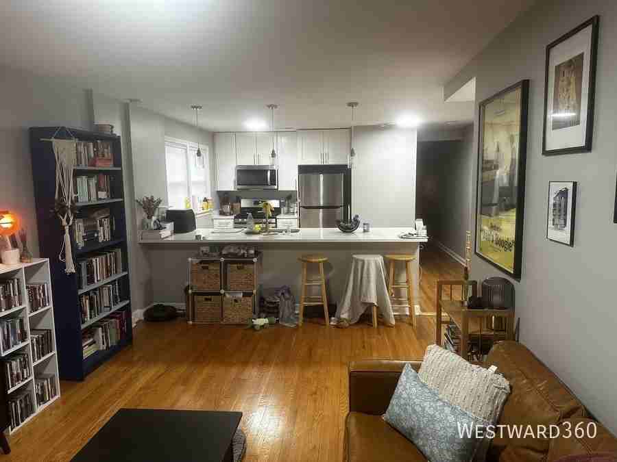 2821 W Summerdale Ave #2E - Photo 4 of 22
