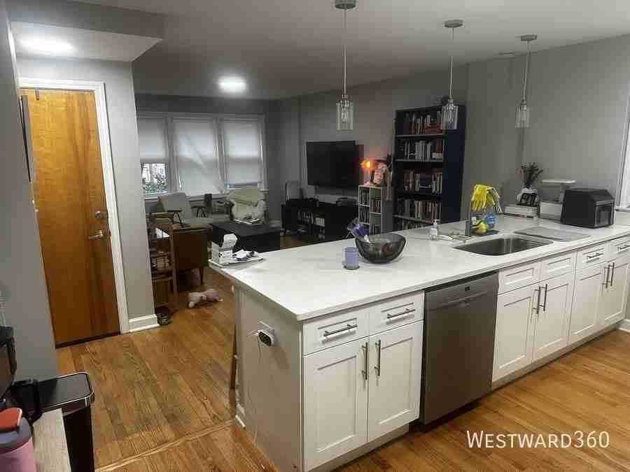 2821 W Summerdale Ave #2E - Photo 5 of 22