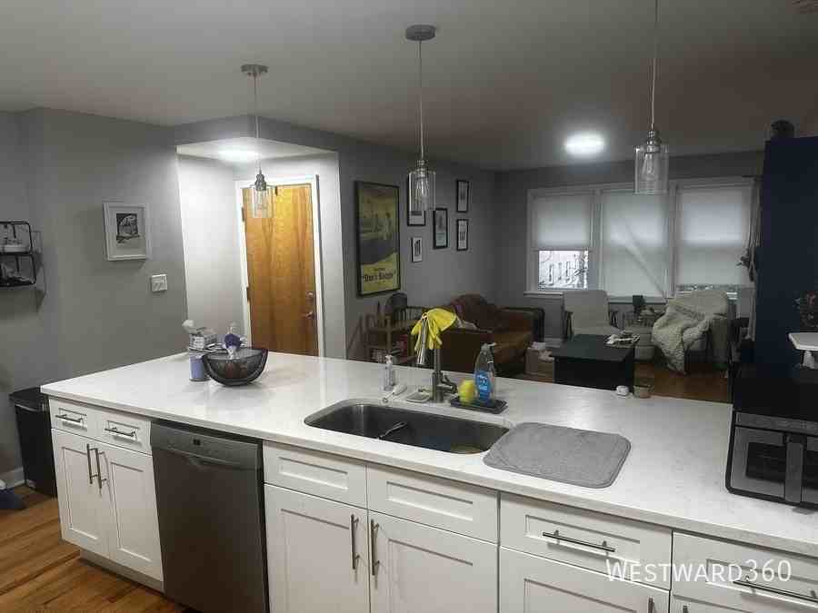 2821 W Summerdale Ave #2E - Photo 6 of 22