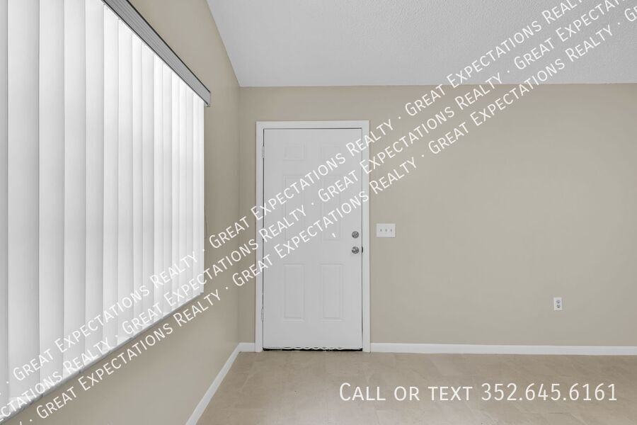 3381 Ne 56th Ave - Photo 2 of 27