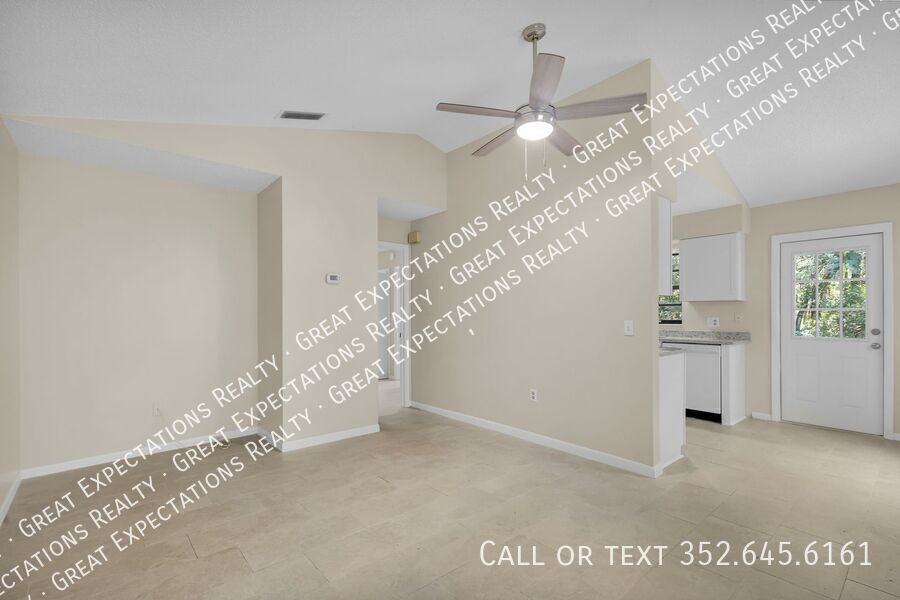 3381 Ne 56th Ave - Photo 3 of 27