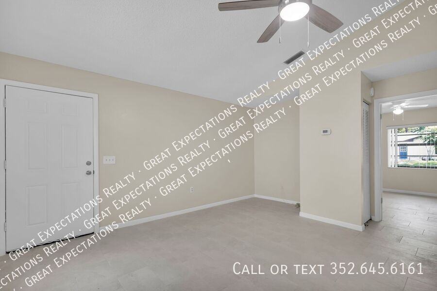 3381 Ne 56th Ave - Photo 5 of 27