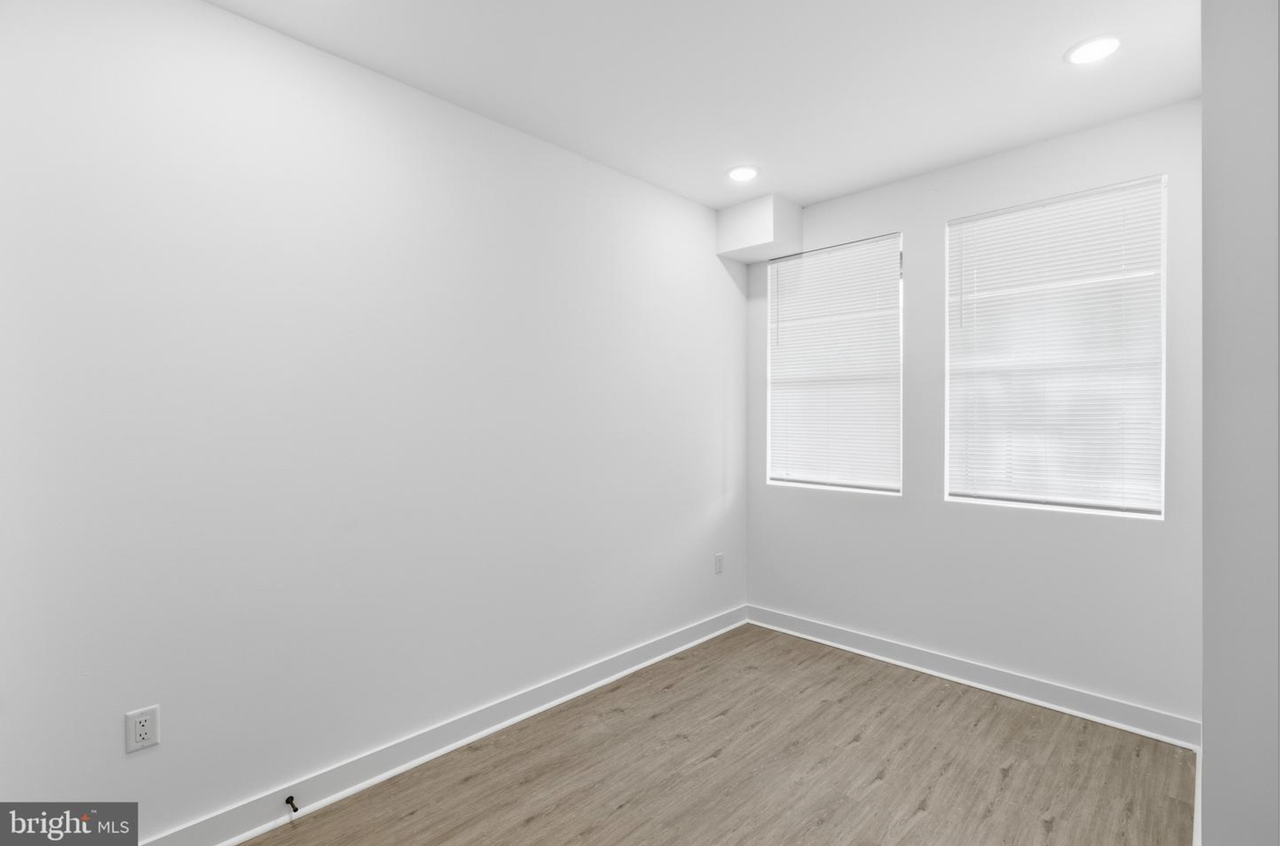 863 N 43rd St #2 - Photo 3 of 15