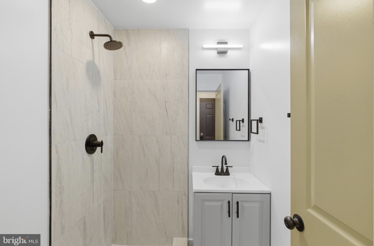 863 N 43rd St #2 - Photo 6 of 15