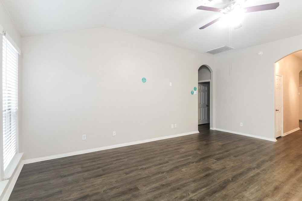 9308 Cynthia Ct - Photo 4 of 18