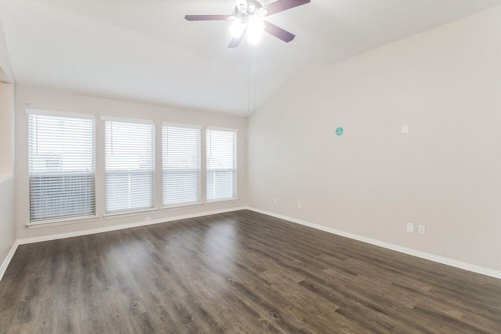 9308 Cynthia Ct - Photo 6 of 18