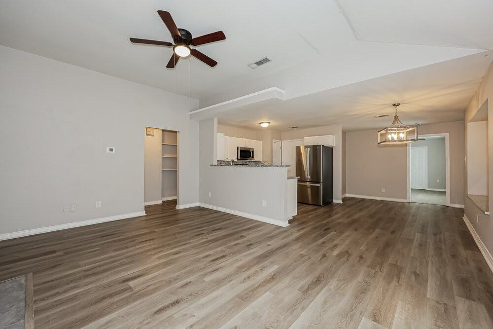 522 Chancellorsville Dr - Photo 5 of 16
