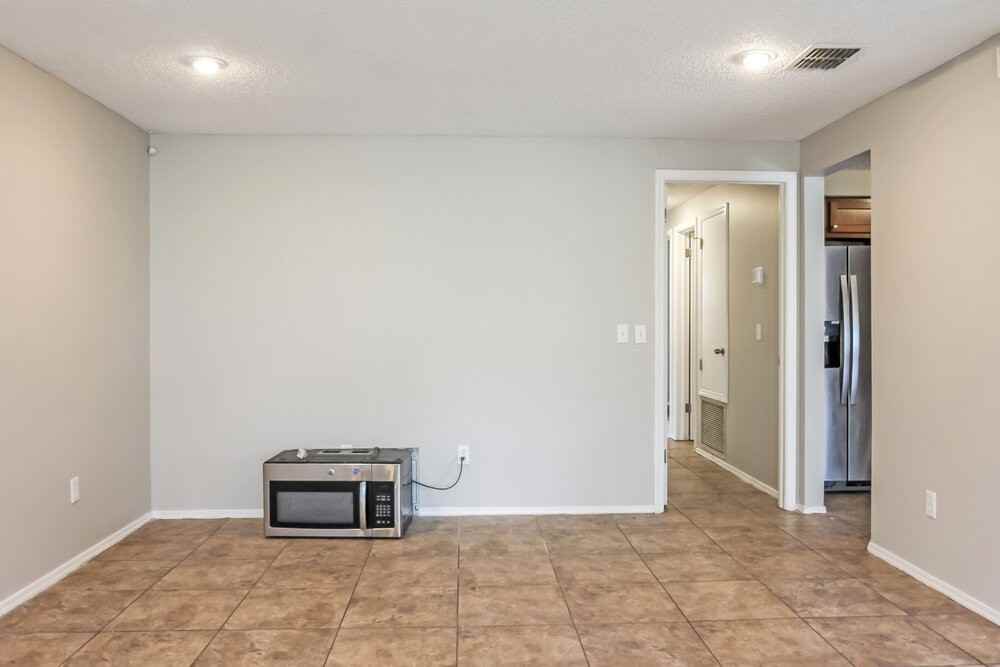 8244 Yolanda Ct - Photo 4 of 25