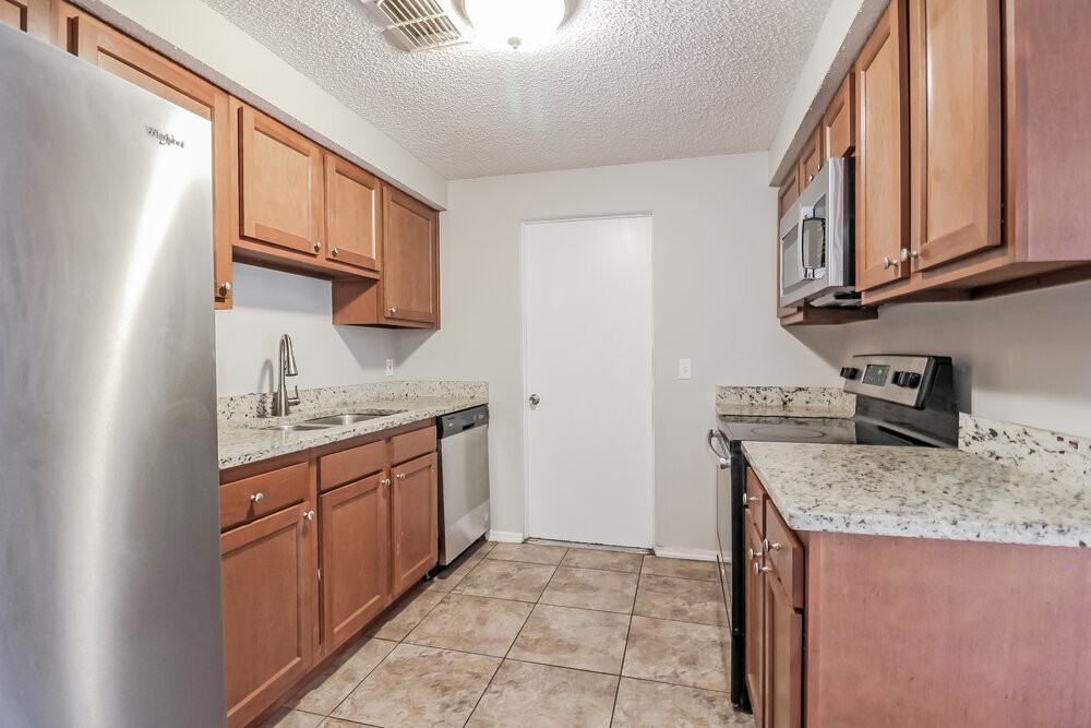8244 Yolanda Ct - Photo 7 of 25