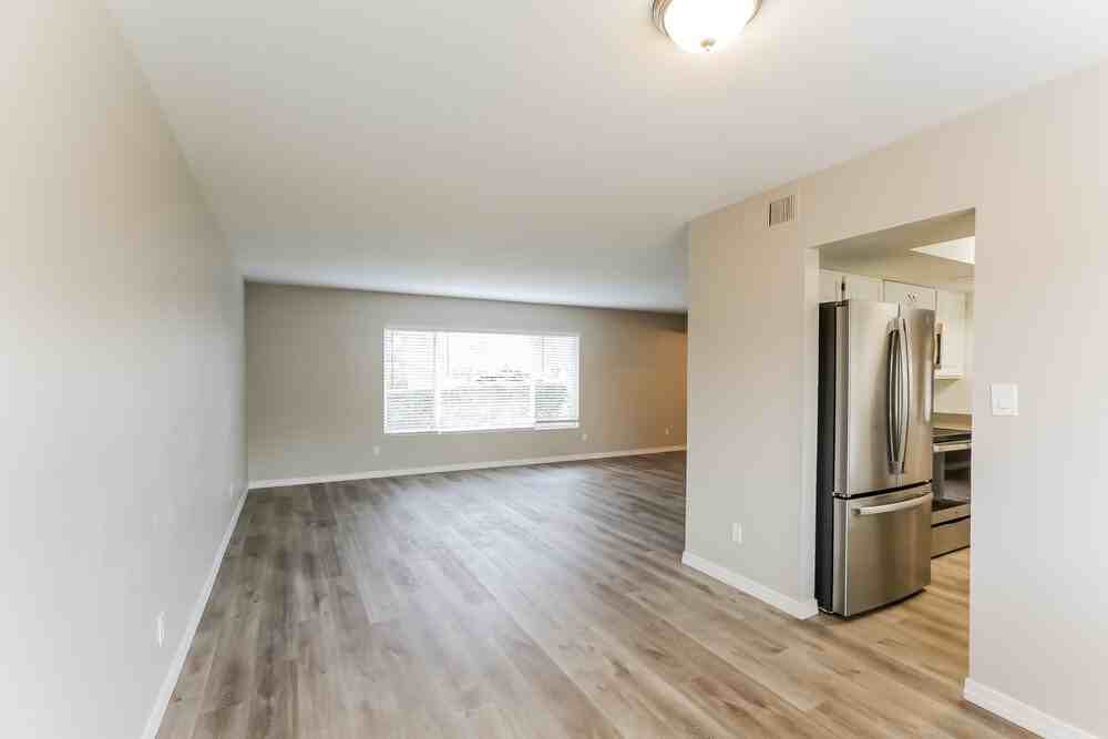 2633 W Monte Ave - Photo 7 of 20