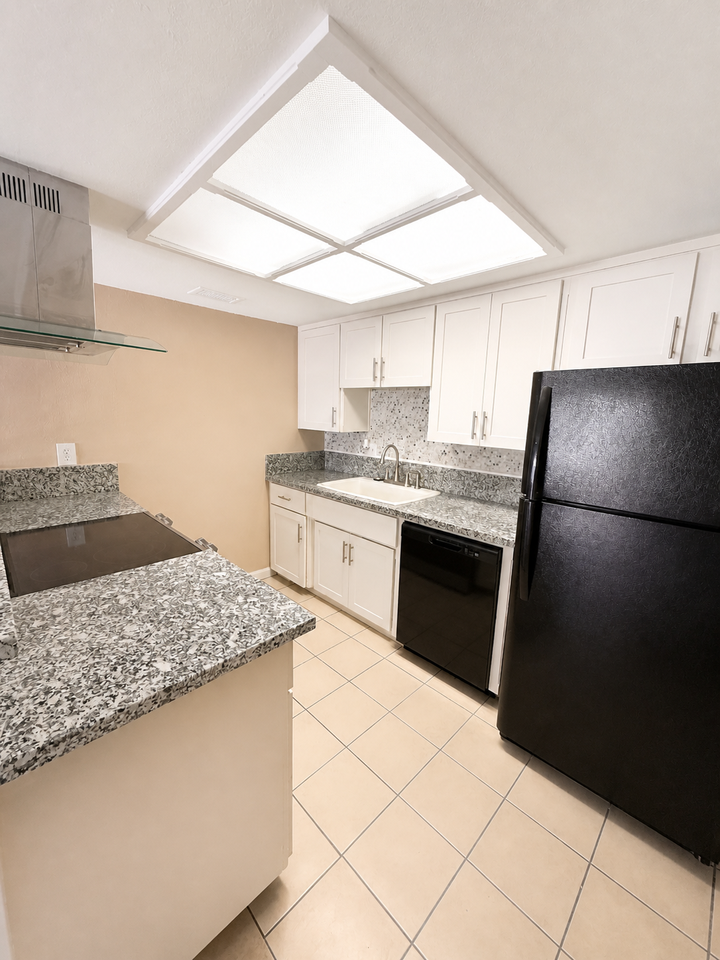 5836 Palm Ave - Photo 5 of 21