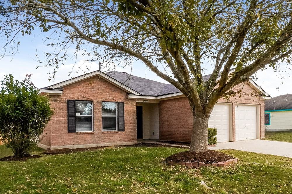15810 Brisbane Dr - Photo 3 of 16