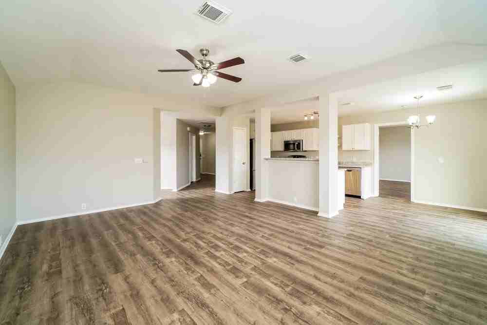 15810 Brisbane Dr - Photo 6 of 16
