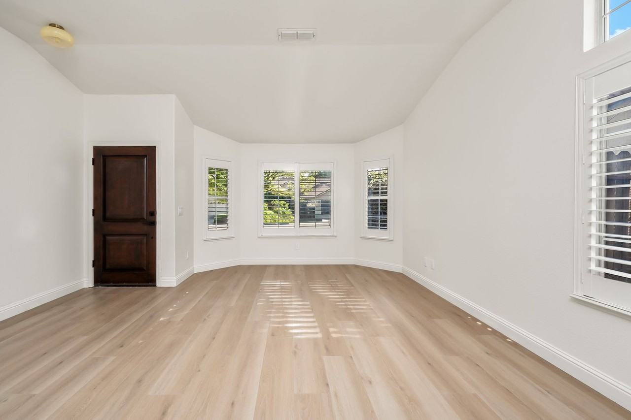 302 Carlina Ct - Photo 5 of 21