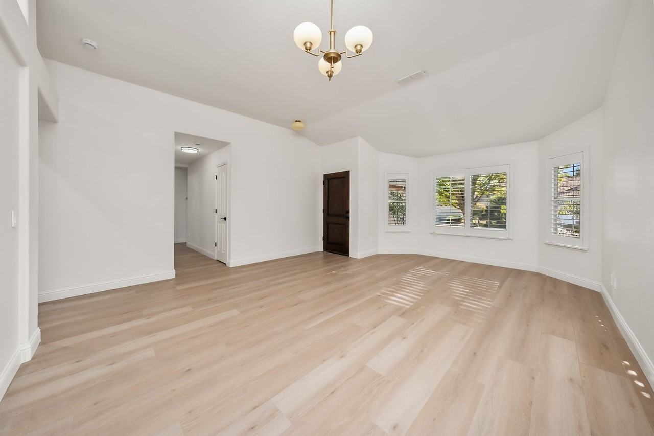 302 Carlina Ct - Photo 6 of 21