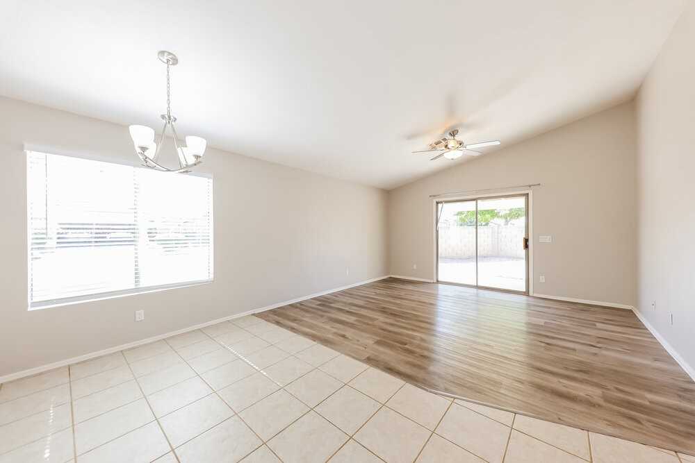 11335 W Crestbrook Dr - Photo 7 of 18