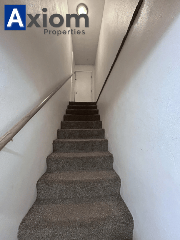 1005 1/2 Park Ln - Photo 2 of 15