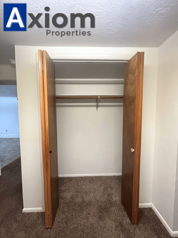 1005 1/2 Park Ln - Photo 6 of 15