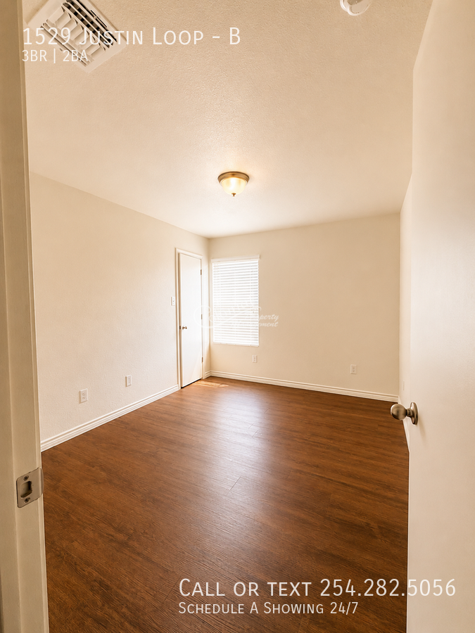 1529 Justin Loop #B - Photo 7 of 12