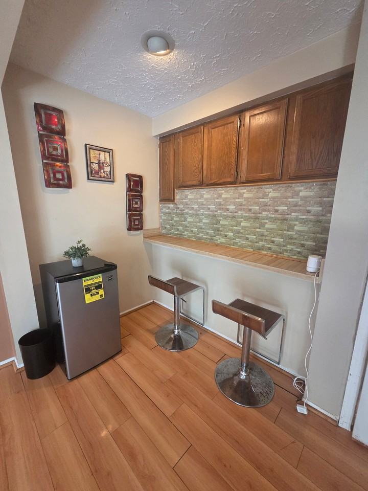 1598 Pin Oak Dr - Photo 4 of 12