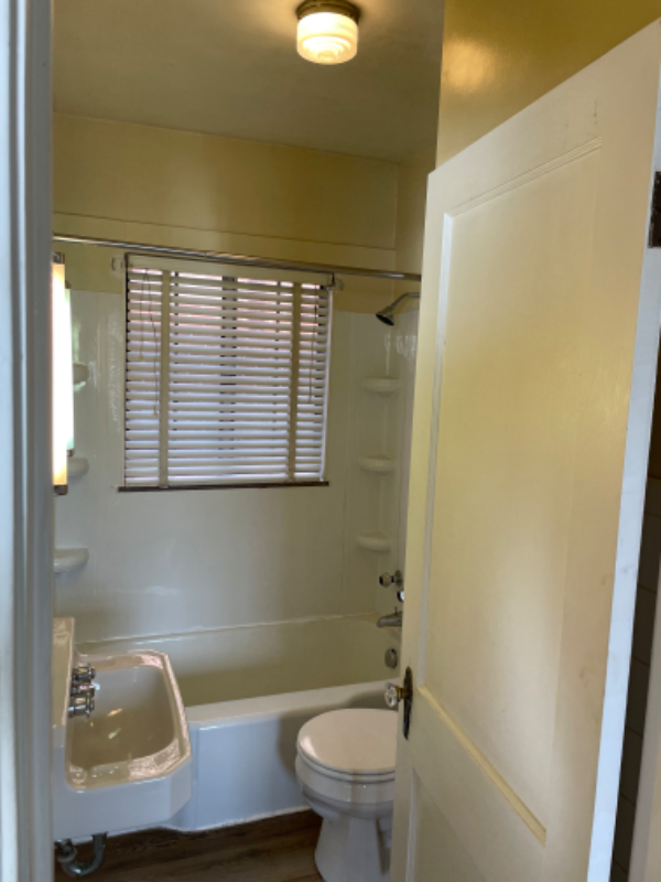 1302 Charleston Ave - Photo 5 of 7