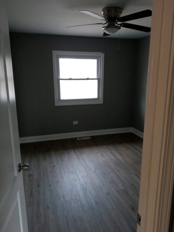 1916 Clay St - Photo 5 of 15