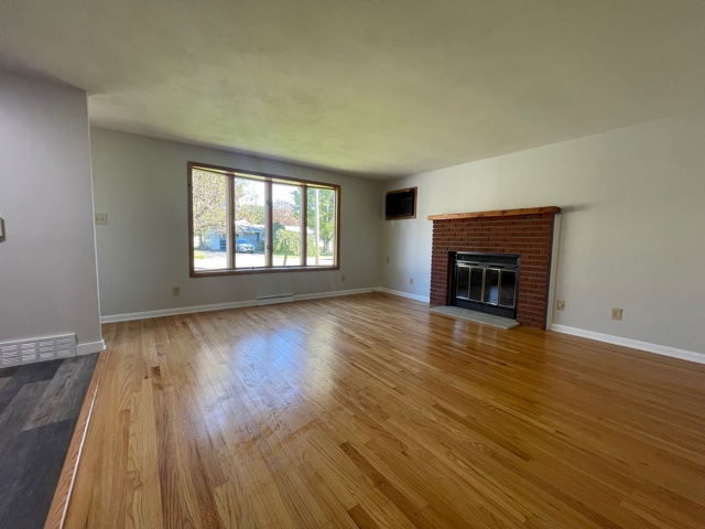 225 Sunflower Dr - Photo 4 of 34