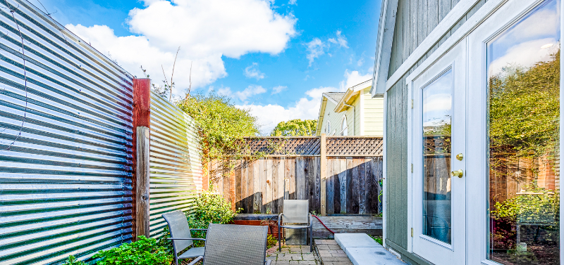 515 Guest House - Photo 3 of 23