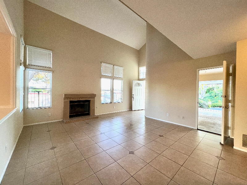 1658 Promontory Ridge Way - Photo 4 of 15